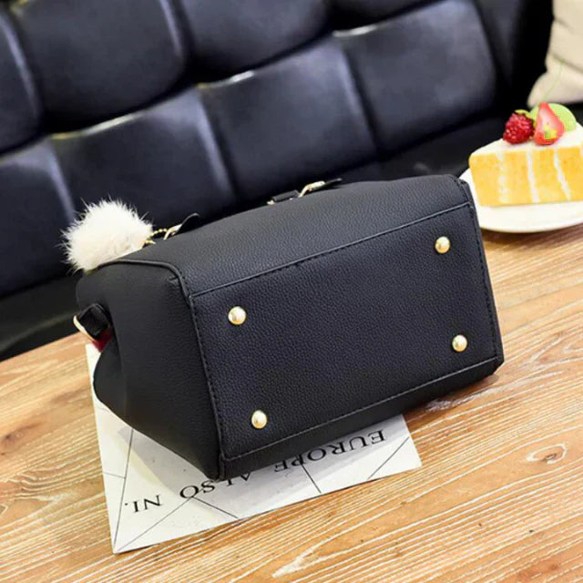 Bolsa Feminina de Couro com Chaveiro de Brinde