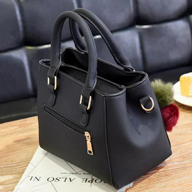Bolsa Feminina de Couro com Chaveiro de Brinde