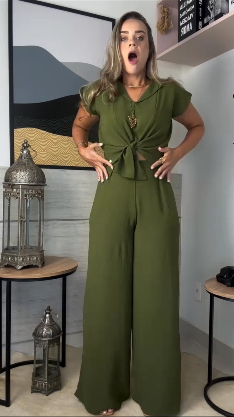 Conjunto Feminino - Vera - Calça Pantalona e Blusa em Crepe