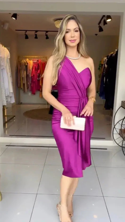 Vestido Sophia – Modernidade e Glamour em Cada Curva!