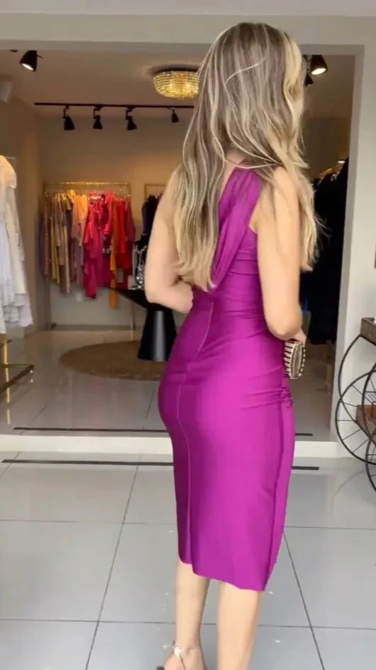 Vestido Sophia – Modernidade e Glamour em Cada Curva!